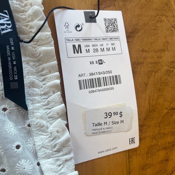 Zara cropped lace and button detail top brand new with tags - Picture 3 of 3